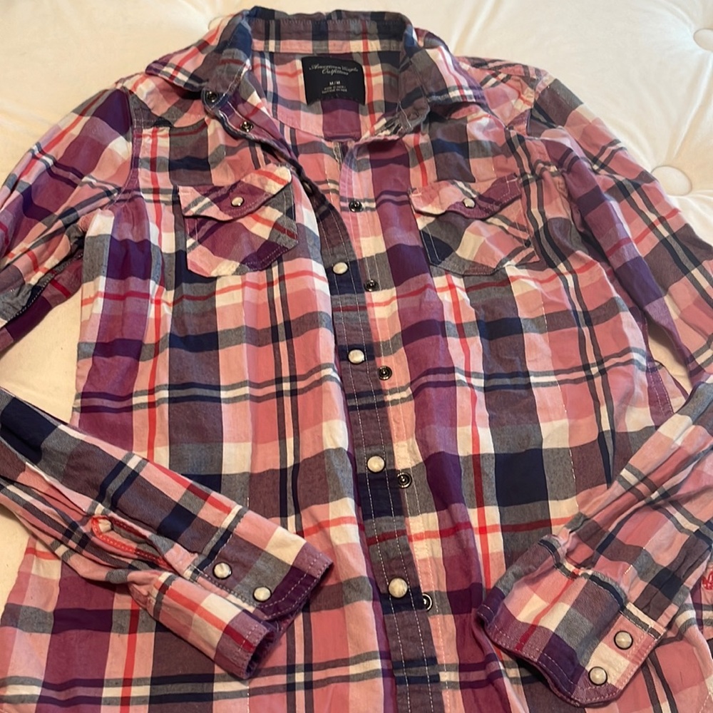American Eagle plaid Pearl snap shirt! Medium